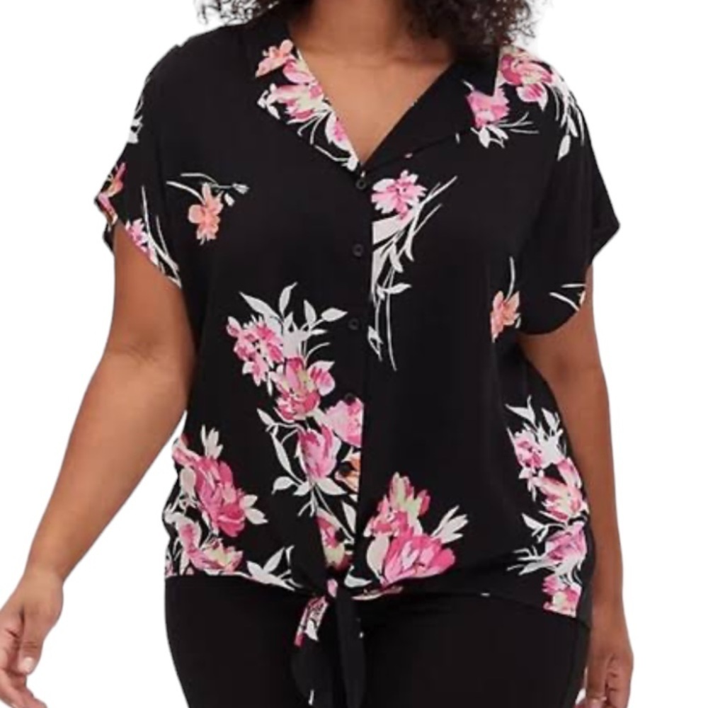 Torrid short sleeve Tie Front Challis Tropical Camp floral pink and bla…